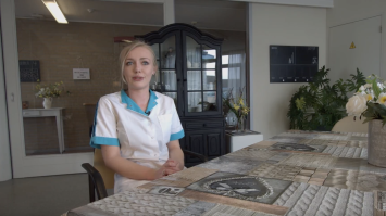 Janike, verzorgende, 20 jaar